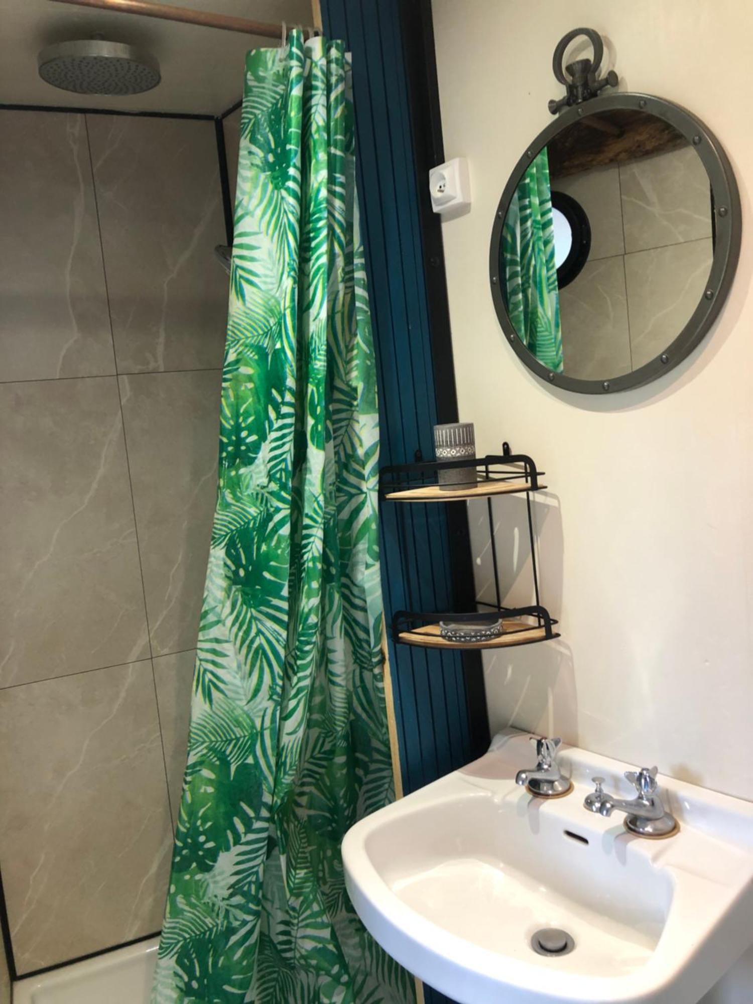 La Auarje: Appartement Avec Jardin & Terrasse Cierp Exterior foto